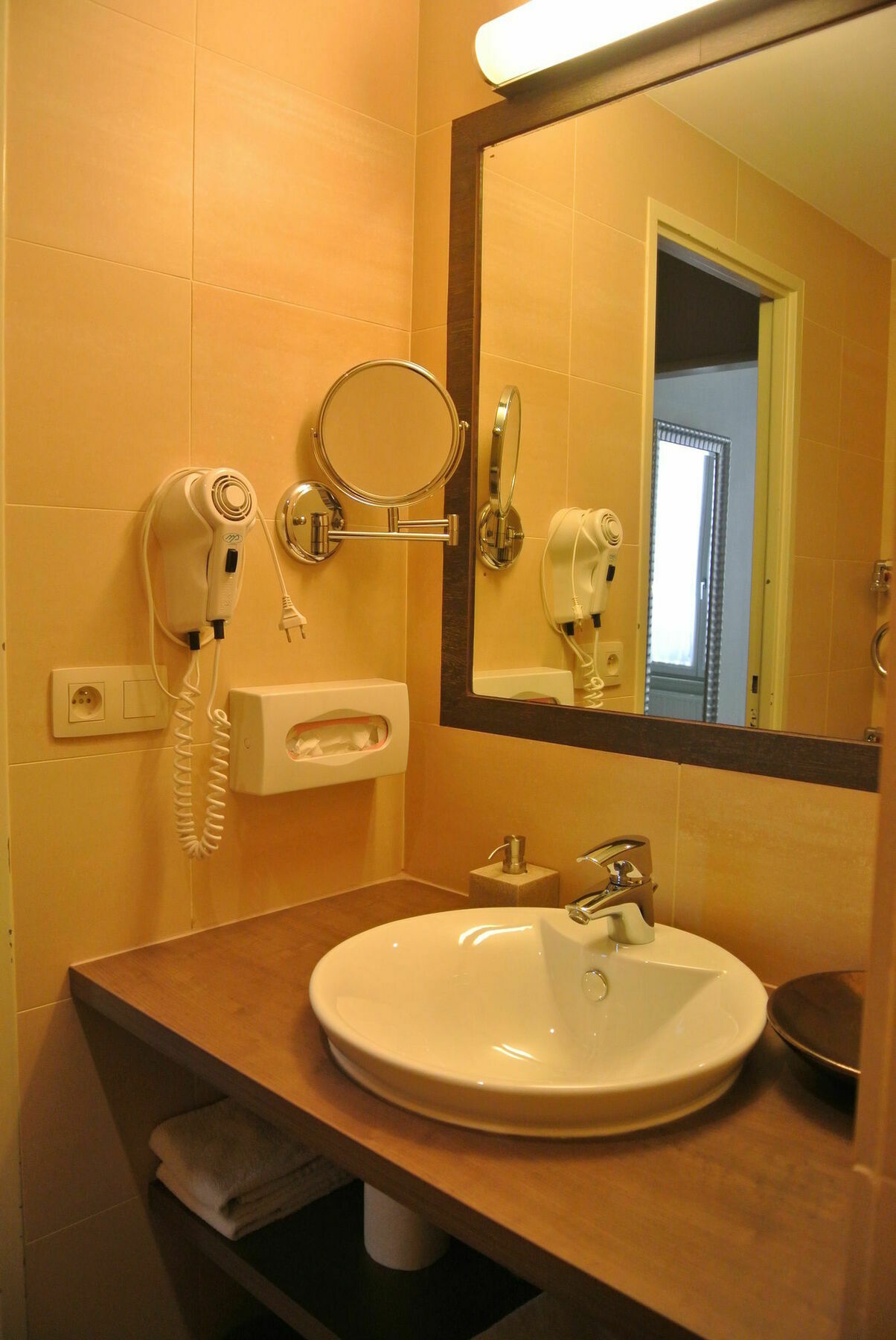 Hotel La Legende Brussel Bagian luar foto